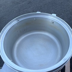 ■中古品 リンナイガス炊飯器 RR-300C LPガス ３升 2023年 429ｘ423ｘ426ｍｍ 動作問題なし プロパンガス■の画像