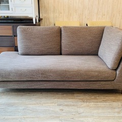 オシャレなデザインのソファ⭐️【グッディーズ】の画像