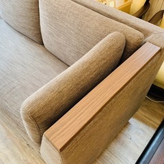 オシャレなデザインのソファ⭐️【グッディーズ】の画像