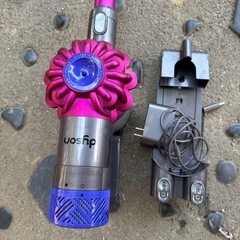 ダイソン dyson 掃除機V7の画像