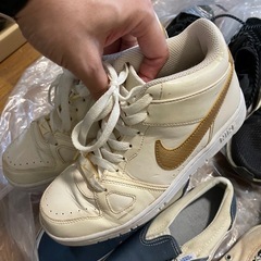 おまとめ　ニューバランス　NIKE エアフォース1 などスニーカーなど16足程度の画像