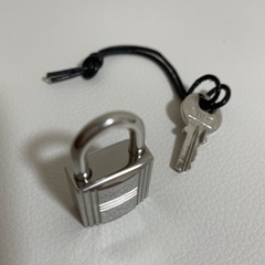 HERMES カデナ エルメス 鍵付き 104番の画像