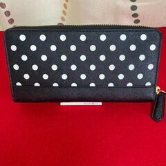 ★MARC JACOBSのドット柄の長財布の画像