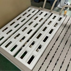  介護ベッド ベット 電動 折りたたみ リモコン付き 動作確認済 電動リクライニング パラマウントベッドの画像