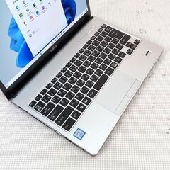 Windows11 フルHD液晶 第8世代 質量約1.1kg ★ 富士通 LIFEBOOK S938/S Core i5-8350U(1.7G/4C/8T) メモリ20GB SSD256GB(M.2)の画像