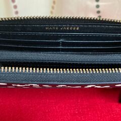 ★MARC JACOBSのドット柄の長財布の画像