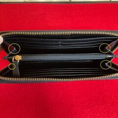 ★MARC JACOBSのドット柄の長財布の画像