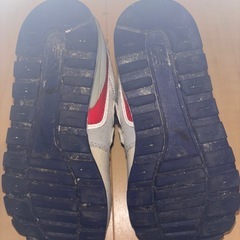 子供用スニーカーの画像