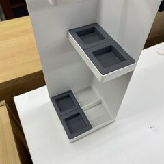 4本収納可能！ 傘立て ホワイト 白 傘スタンド 4マス 傘たて 札幌市手稲区の画像