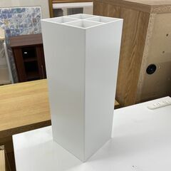 4本収納可能！ 傘立て ホワイト 白 傘スタンド 4マス 傘たて 札幌市手稲区の画像