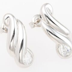 Pt900 ダイヤモンド ピアス 品番d23-465の画像
