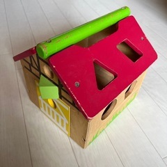 木のお家　おもちゃの画像