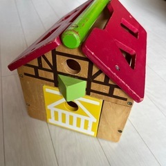 木のお家　おもちゃの画像
