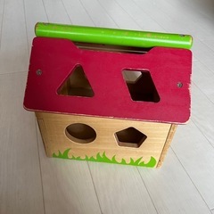 木のお家　おもちゃの画像
