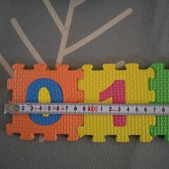 ひらがな　数字　パズルマット　知育玩具の画像