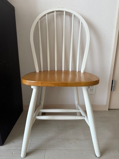 スピンドルバックチェア　
アンティークチェア　ウィンザーチェア　白い椅子