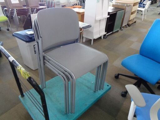 LION　スタッキングチェア　４脚SET　岐阜 滋賀 愛知 三重 一宮 大垣 各務ヶ原 多治見 土岐 一宮 稲沢