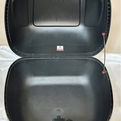 バイク リアボックス  スズキ 中古 鍵１つの画像