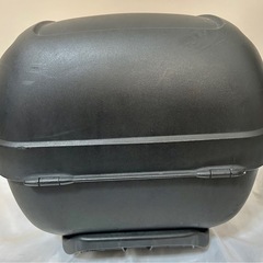 バイク リアボックス  スズキ 中古 鍵１つの画像