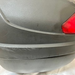 バイク リアボックス  スズキ 中古 鍵１つの画像