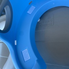 トイレの足代と補助便座の画像