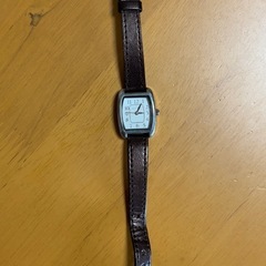 レディース　腕時計　焦茶色の画像