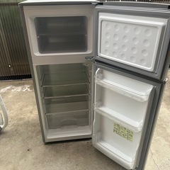 ¥4000/09/シャープ2ドア冷蔵庫/シルバー/単身用冷蔵庫/118ℓ/2016年製の画像