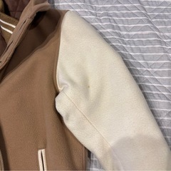 BEAMS フード付きスタジャン Lの画像