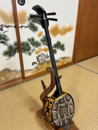 10月7日終了！！沖縄三線！新品！！貴重！知念大工型！本蛇皮！本張り