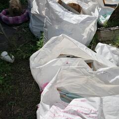 あげます無料。薪などに、廃材。カット済みの画像