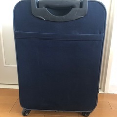 差し上げます！キャリーバッグネイビーの画像