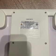 オムロン　体重体組成計　白の画像