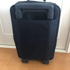差し上げます！キャリーバッグ黒の画像