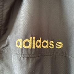 【メンズ】adidasナイロンジャケットの画像