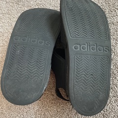 adidas 22cm サンダルの画像