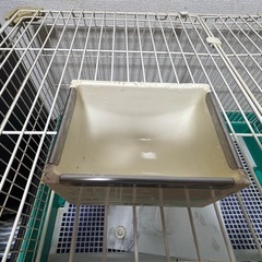 餌入れの画像