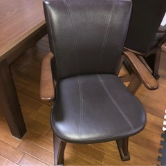 ダイニングテーブルこたつ、回転椅子付き　4人掛けの画像