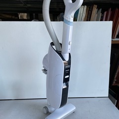東芝のサイクロン式スティッククリーナー「VC-Y70C」の画像