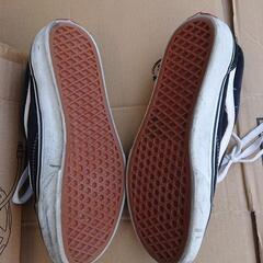VANSオールドスクール黒白24.5の画像