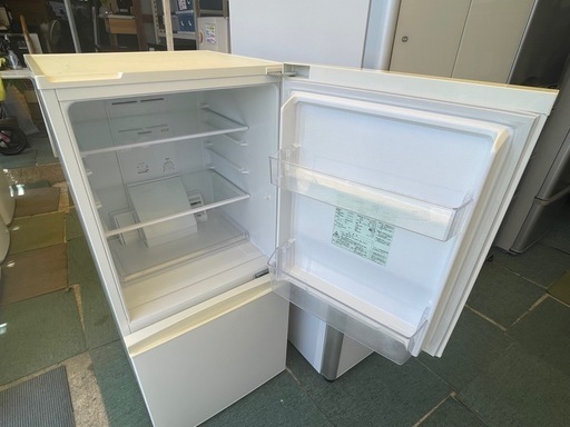 【リサイクルサービス八光】2015年製　AQUA アクア 冷蔵庫（157L・右開き） 2ドア ミルク AQR-16D(W)