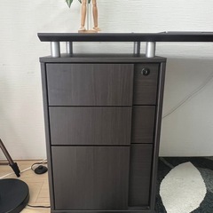 ニトリのテーブルと椅子の画像
