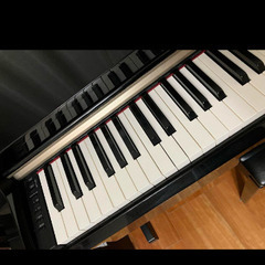YAMAHA電子ピアノ 88鍵 黒色 椅子付き　13年製の画像