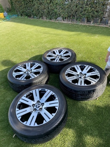 デリカd5 後期純正タイヤホイールセット　18インチ