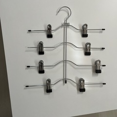 スカート、スラックスハンガー3個の画像