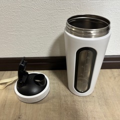プロテインシェイカー、水筒の画像