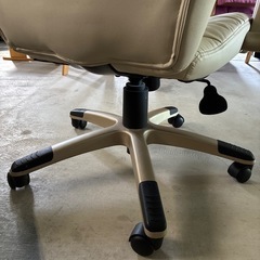 チェア　キャスター付き　の画像