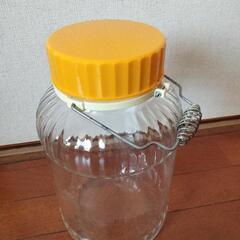 昭和レトロ！ガラス製 果実酒 瓶の画像