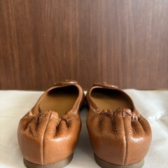 【使用頻度少】Tory Burch 本革 フラットシューズ 24.5cmの画像