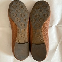 【使用頻度少】Tory Burch 本革 フラットシューズ 24.5cmの画像