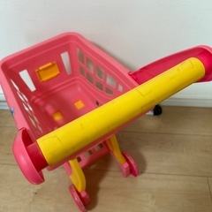 お買い物カートの玩具の画像